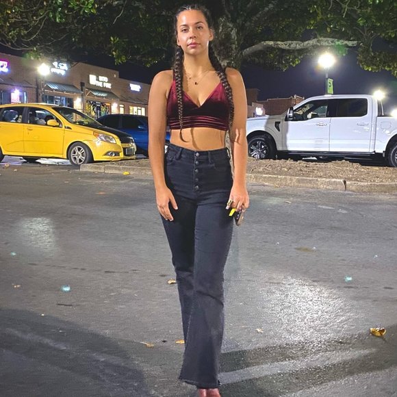 Meet your Posher, Isabelle - Picture 1 of 1